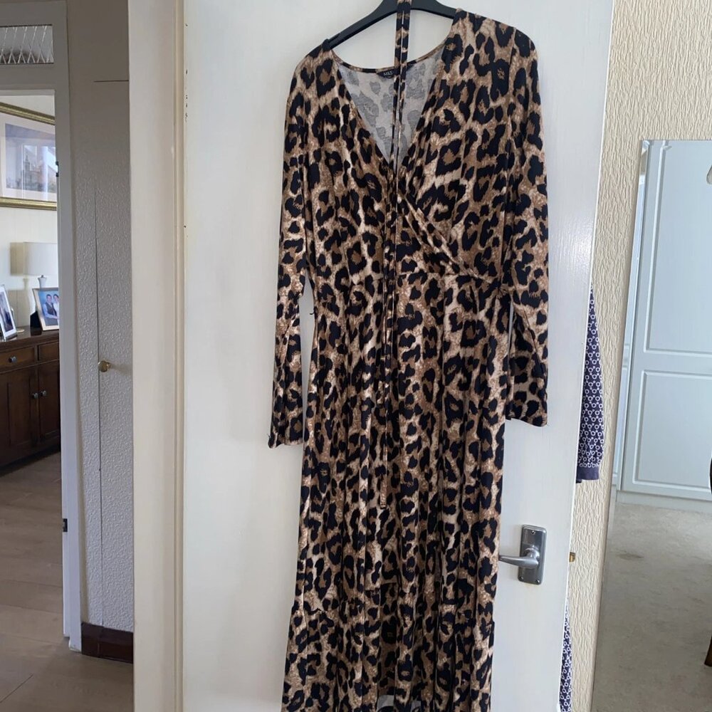 NWOT M & S Animal Print Cross Over Long Dress With Tie Belt Size 16 Regular